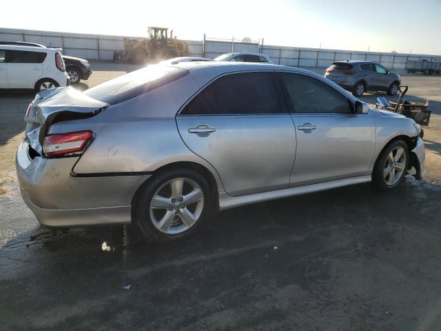 4T1BF3EK0BU605095 - 2011 TOYOTA CAMRY BASE SILVER photo 3