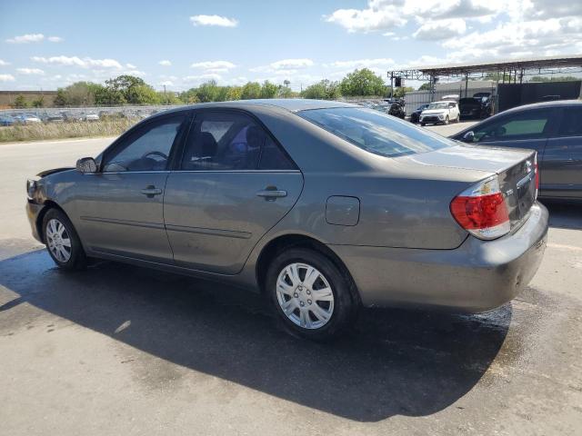 4T1BE32KX5U565166 - 2005 TOYOTA CAMRY LE GRAY photo 2