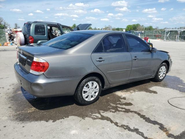 4T1BE32KX5U565166 - 2005 TOYOTA CAMRY LE GRAY photo 3