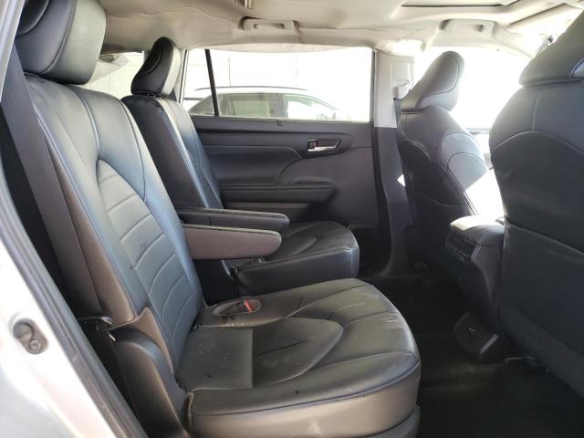 5TDGZRBH6MS549703 - 2021 TOYOTA HIGHLANDER XLE SILVER photo 11