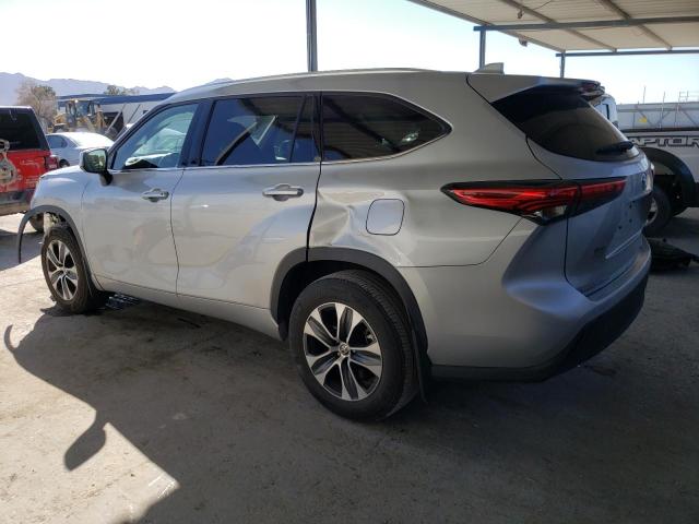 5TDGZRBH6MS549703 - 2021 TOYOTA HIGHLANDER XLE SILVER photo 2