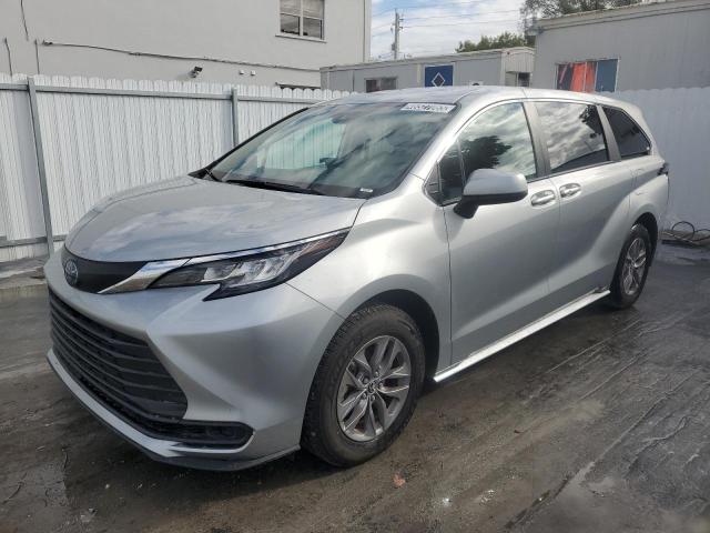 2023 TOYOTA SIENNA LE, 