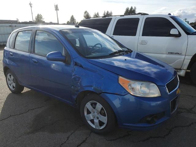 KL1TD66E79B625429 - 2009 CHEVROLET AVEO LS BLUE photo 4