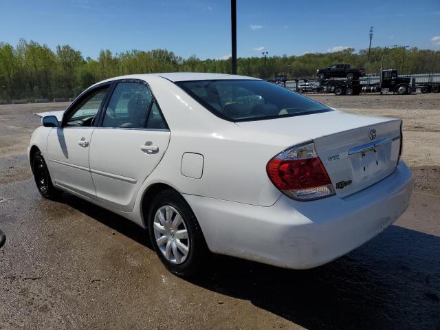 4T1BE32K05U635810 - 2005 TOYOTA CAMRY LE WHITE photo 2