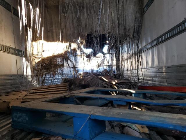 1UYVS253XJ6072404 - 2018 UTILITY TRAILER BURN photo 5