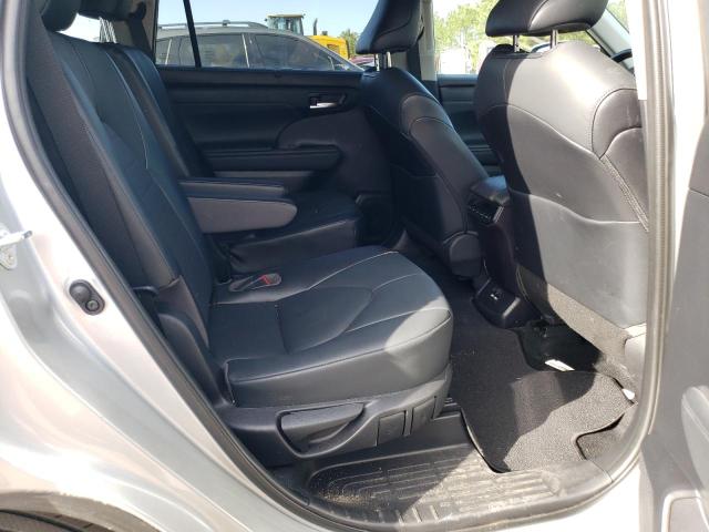 5TDGZRAH0MS534051 - 2021 TOYOTA HIGHLANDER XLE SILVER photo 11