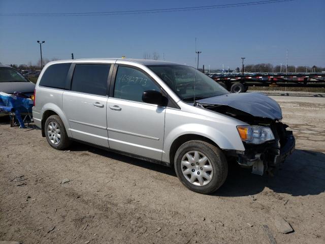 2A8HR44EX9R521244 - 2009 CHRYSLER TOWN & COU LX SILVER photo 4