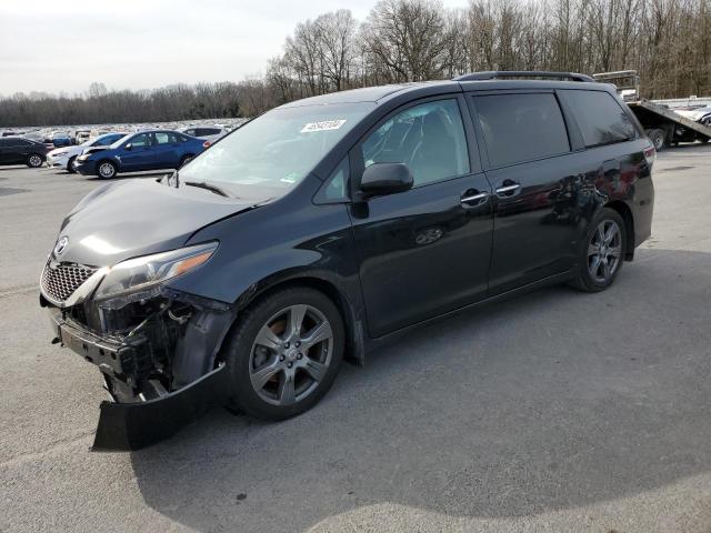 2017 TOYOTA SIENNA SE, 