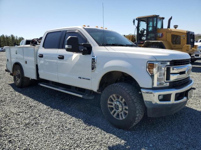 1FT8W3BTXKEC86682 - 2019 FORD F350 SUPER DUTY WHITE photo 4