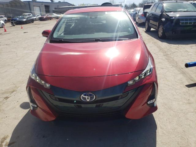 JTDKARFP9J3079618 - 2018 TOYOTA PRIUS PRIM 红色 照片 5