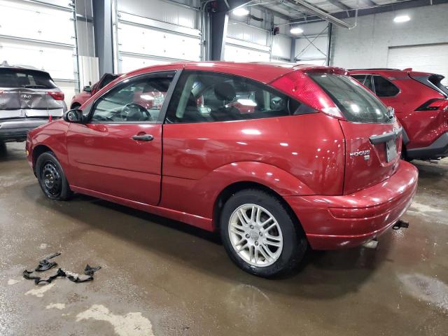 3FAFP31N55R159630 - 2005 FORD FOCUS ZX3 RED photo 2