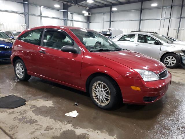 3FAFP31N55R159630 - 2005 FORD FOCUS ZX3 RED photo 4