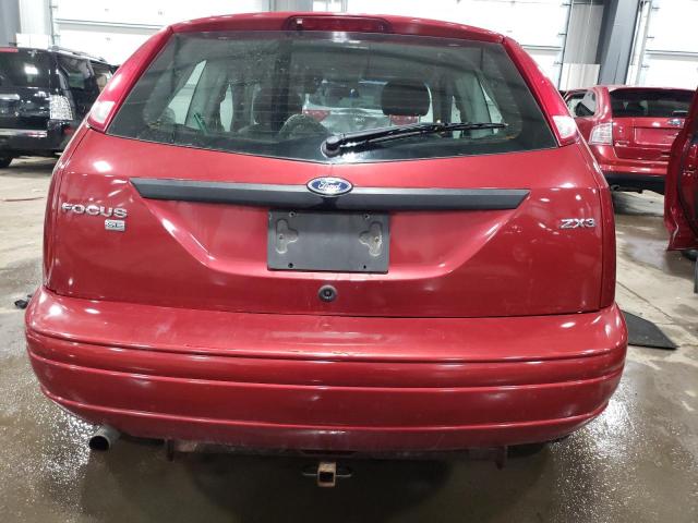 3FAFP31N55R159630 - 2005 FORD FOCUS ZX3 RED photo 6