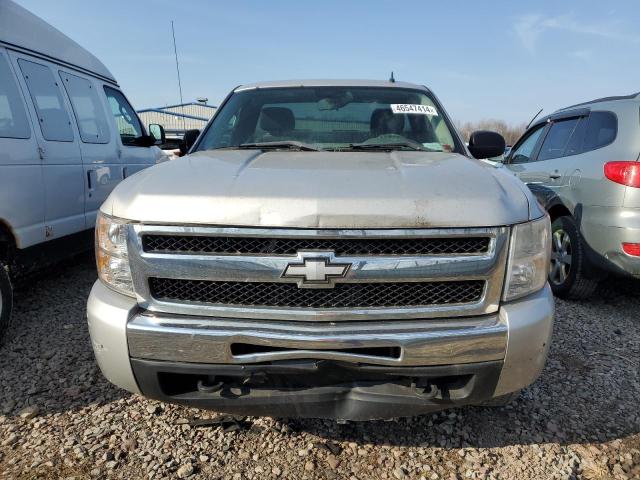 1GCNKSE07BZ420518 - 2011 CHEVROLET SILVERADO K1500 LT SILVER photo 5