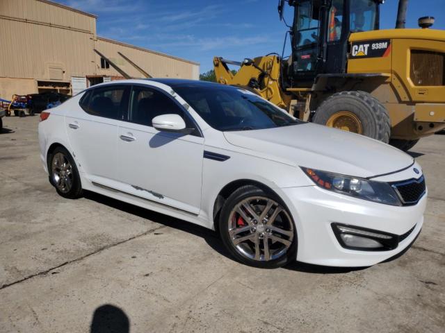 5XXGR4A61DG192810 - 2013 KIA OPTIMA SX WHITE photo 4