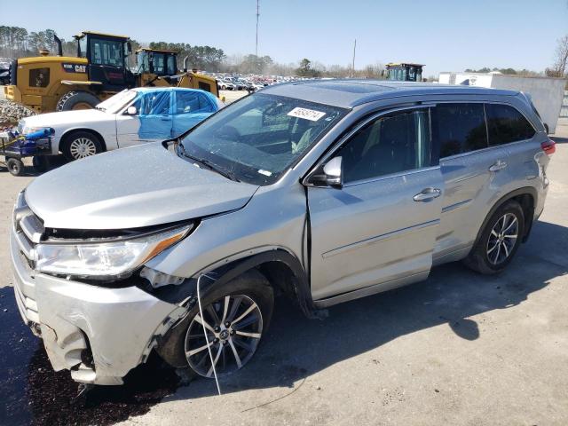 2017 TOYOTA HIGHLANDER SE, 