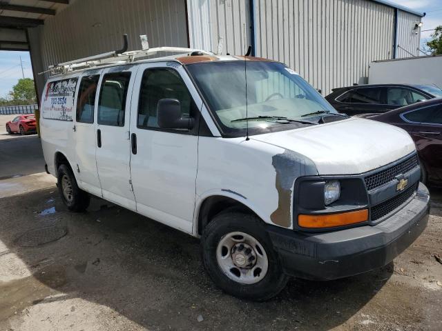 1GCGG25K091140170 - 2009 CHEVROLET EXPRESS G2 WHITE photo 4