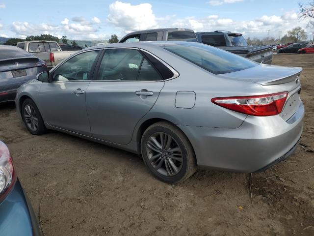 4T1BF1FK5FU902498 - 2015 TOYOTA CAMRY LE SILVER photo 2