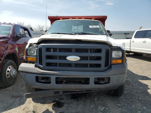 1FDAF57P46EB50221 - 2006 FORD F550 SUPER DUTY WHITE photo 5