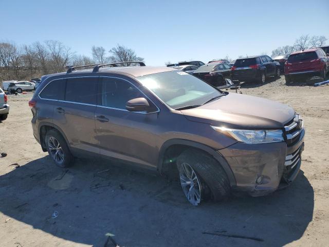 5TDBZRFH7KS949867 - 2019 TOYOTA HIGHLANDER LE BROWN photo 4