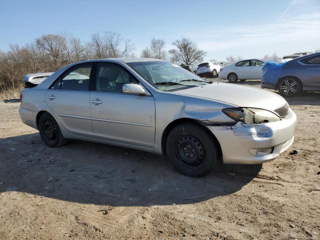 4T1BE32K05U051178 - 2005 TOYOTA CAMRY LE SILVER photo 4