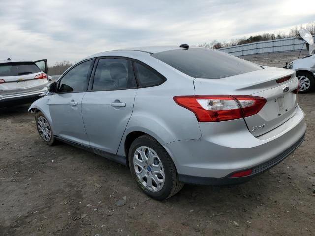 1FAHP3F26CL232586 - 2012 FORD FOCUS SE GRAY photo 2