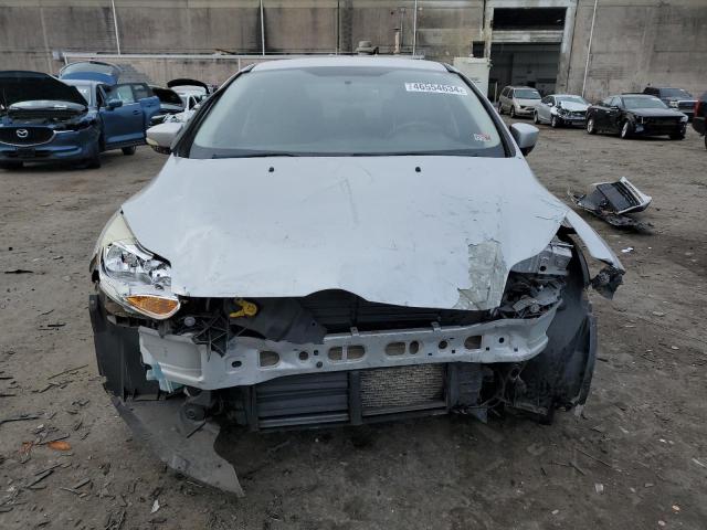 1FAHP3F26CL232586 - 2012 FORD FOCUS SE GRAY photo 5