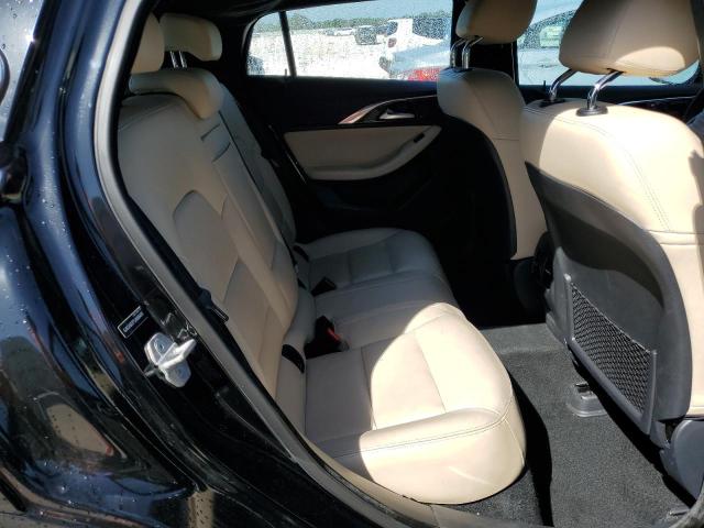 SJKCH5CP7JA055470 - 2018 INFINITI QX30 BASE Schwarz Foto 11