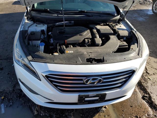 5NPE24AF8FH253380 - 2015 HYUNDAI SONATA SE WHITE photo 11