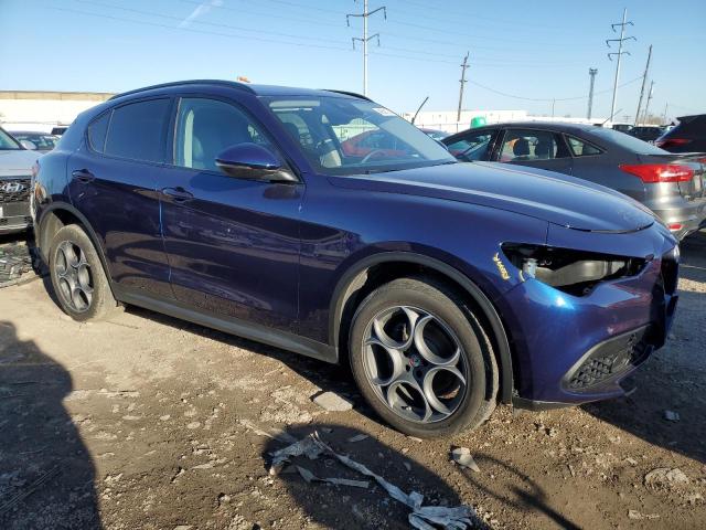 ZASFAKPN9J7B77389 - 2018 ALFA ROMEO STELVIO SPORT BLUE photo 4