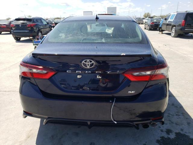 4T1G11AK0MU596013 - 2021 TOYOTA CAMRY SE BLUE photo 6