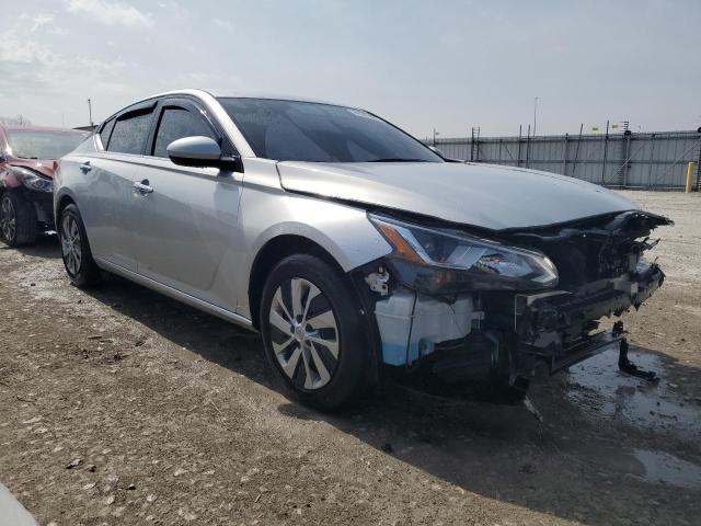 1N4BL4BV8LC180255 - 2020 NISSAN ALTIMA S SILVER photo 4