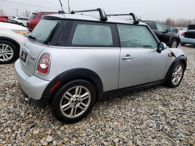 WMWSU3C54BT099927 - 2011 MINI COOPER SILVER photo 3