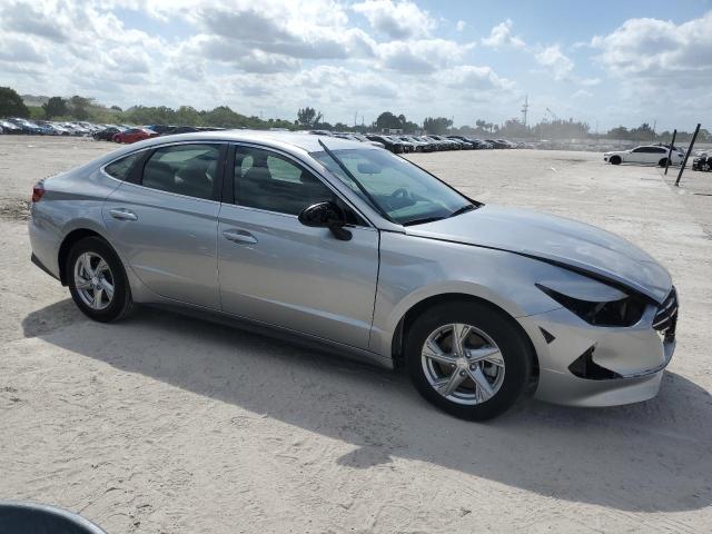 5NPEG4JA1LH022371 - 2020 HYUNDAI SONATA SE SILVER photo 4