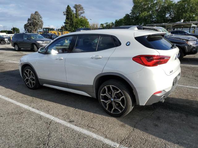 WBXYJ3C36JEJ82320 - 2018 BMW X2 SDRIVE28I WHITE photo 2