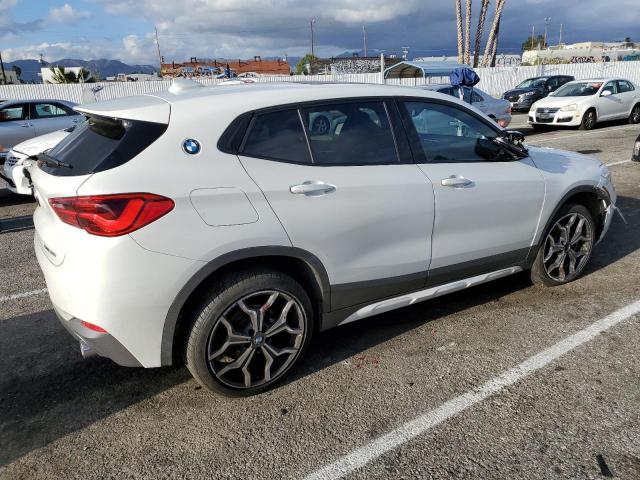 WBXYJ3C36JEJ82320 - 2018 BMW X2 SDRIVE28I WHITE photo 3