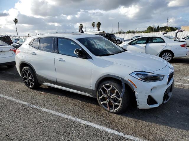 WBXYJ3C36JEJ82320 - 2018 BMW X2 SDRIVE28I WHITE photo 4