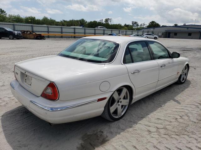 SAJWA73B74TG16719 - 2004 JAGUAR XJR S WHITE photo 3