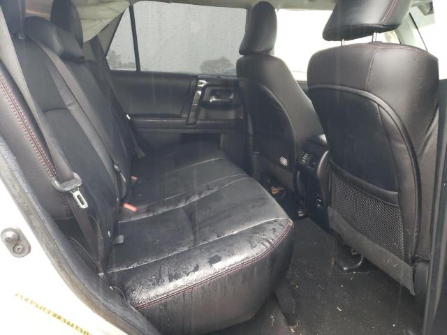 JTEBU5JR3J5530132 - 2018 TOYOTA 4RUNNER SR5/SR5 PREMIUM 银色 照片 11