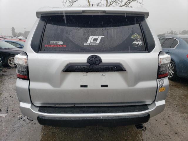 JTEBU5JR3J5530132 - 2018 TOYOTA 4RUNNER SR5/SR5 PREMIUM 银色 照片 6