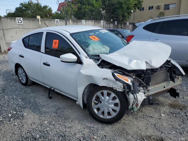 3N1CN7AP0JL804261 - 2018 NISSAN VERSA S WHITE photo 4