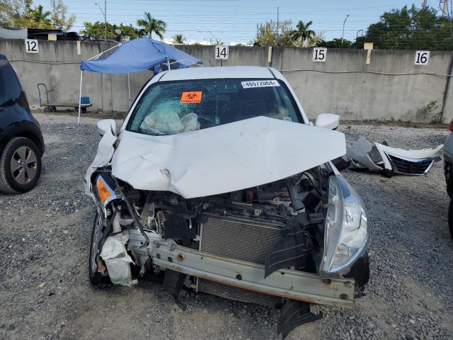 3N1CN7AP0JL804261 - 2018 NISSAN VERSA S WHITE photo 5