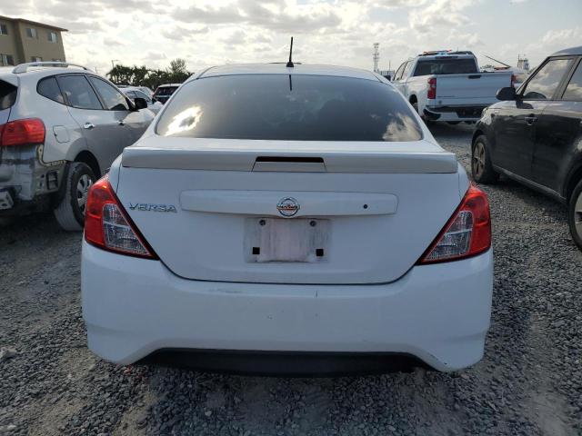 3N1CN7AP0JL804261 - 2018 NISSAN VERSA S WHITE photo 6