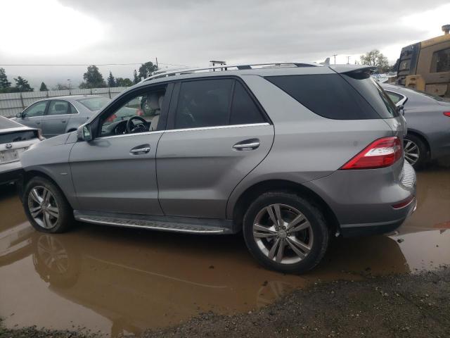 4JGDA5HB4CA022496 - 2012 MERCEDES-BENZ ML 350 4MATIC GRAY photo 2