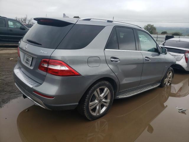 4JGDA5HB4CA022496 - 2012 MERCEDES-BENZ ML 350 4MATIC GRAY photo 3