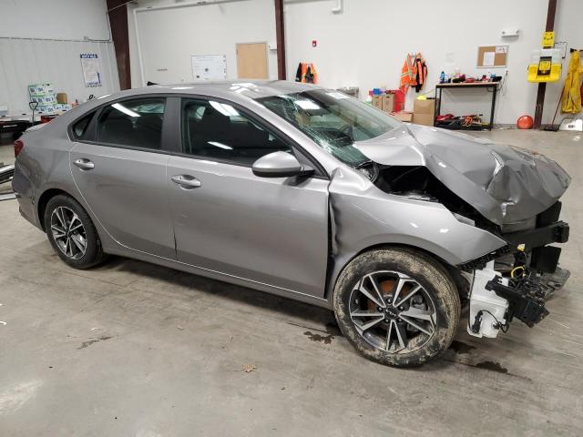 3KPF24AD1PE588456 - 2023 KIA FORTE LX GRAY photo 4