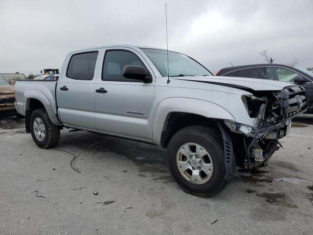 3TMJU62N78M066008 - 2008 TOYOTA TACOMA DOUBLE CAB PRERUNNER SILVER photo 4