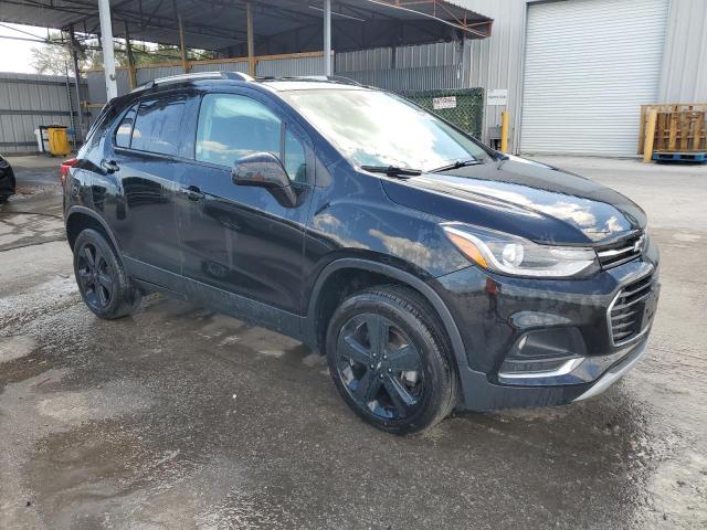 KL7CJRSB8JB636553 - 2018 CHEVROLET TRAX PREMIER BLACK photo 4