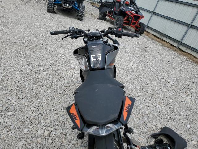 MD2JPJ401MC244187 - 2021 KTM 390 DUKE GRAY photo 5