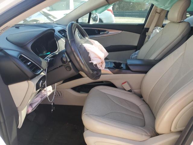 2LMPJ8LR0HBL18702 - 2017 LINCOLN MKX RESERVE أبيض صورة 7